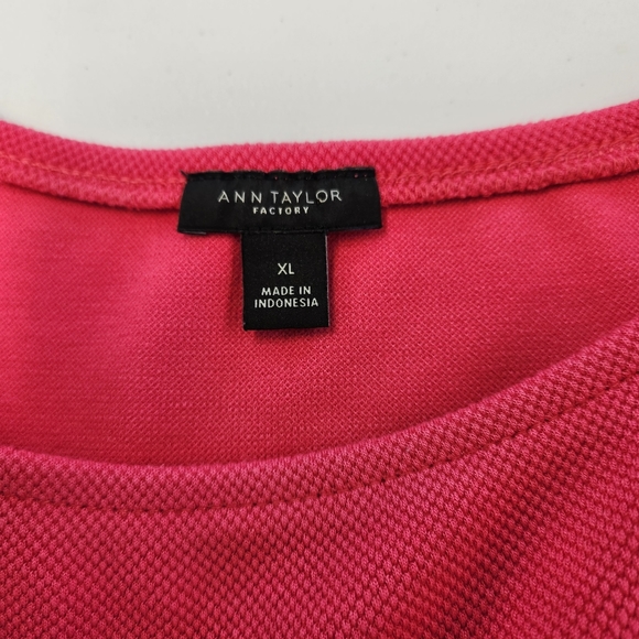 Ann Taylor pink capped sleeve shirt - Picture 2 of 4